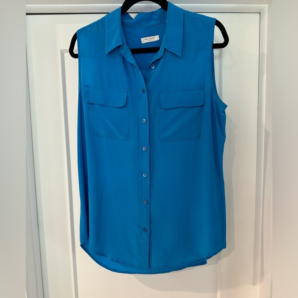 Equipment Femme beautiful blue size Large sleeveless blouse. Silk.